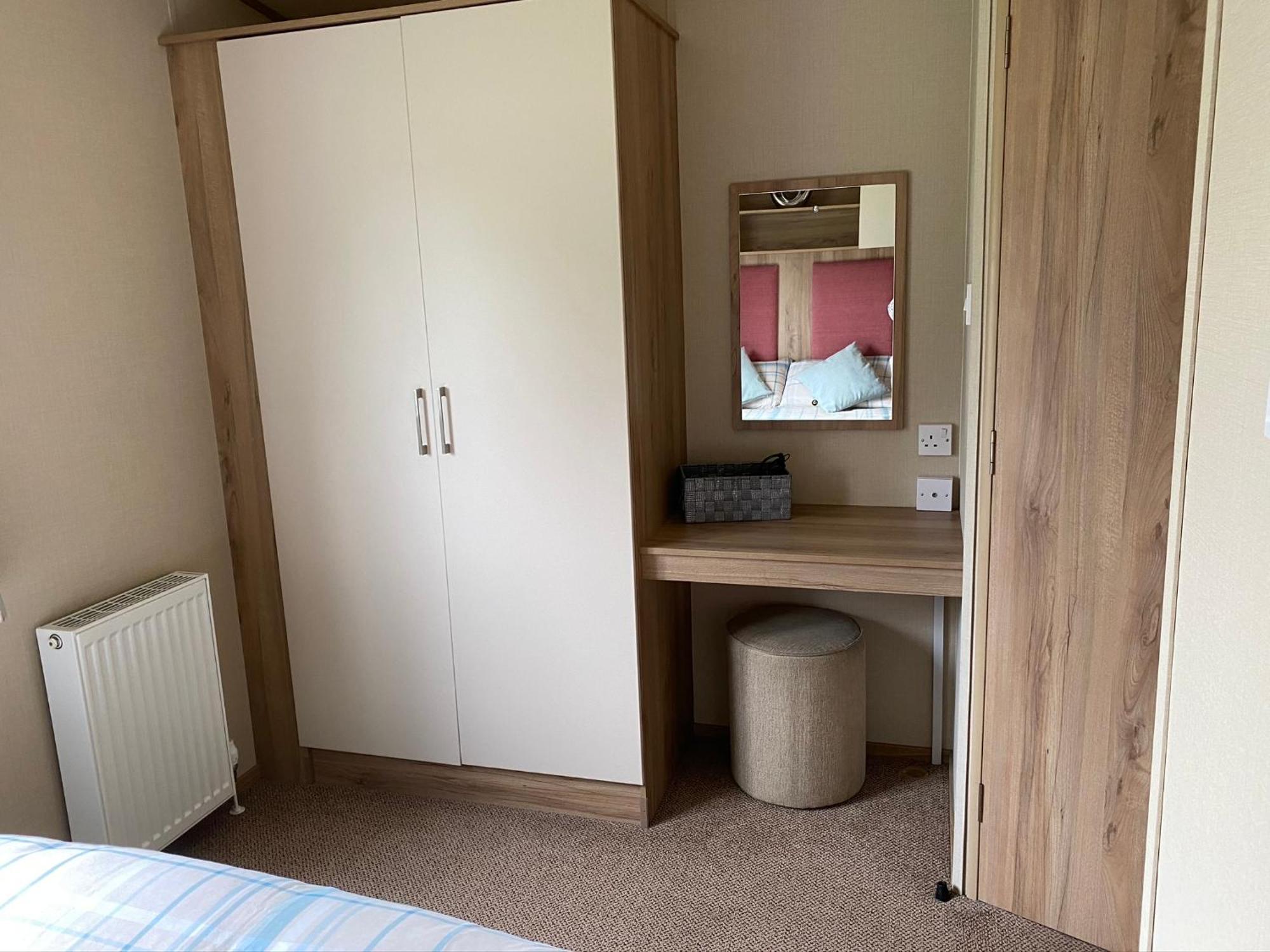 Lakes Kingfisher Caravan 8 Berth With Hot Tub & Wifi *