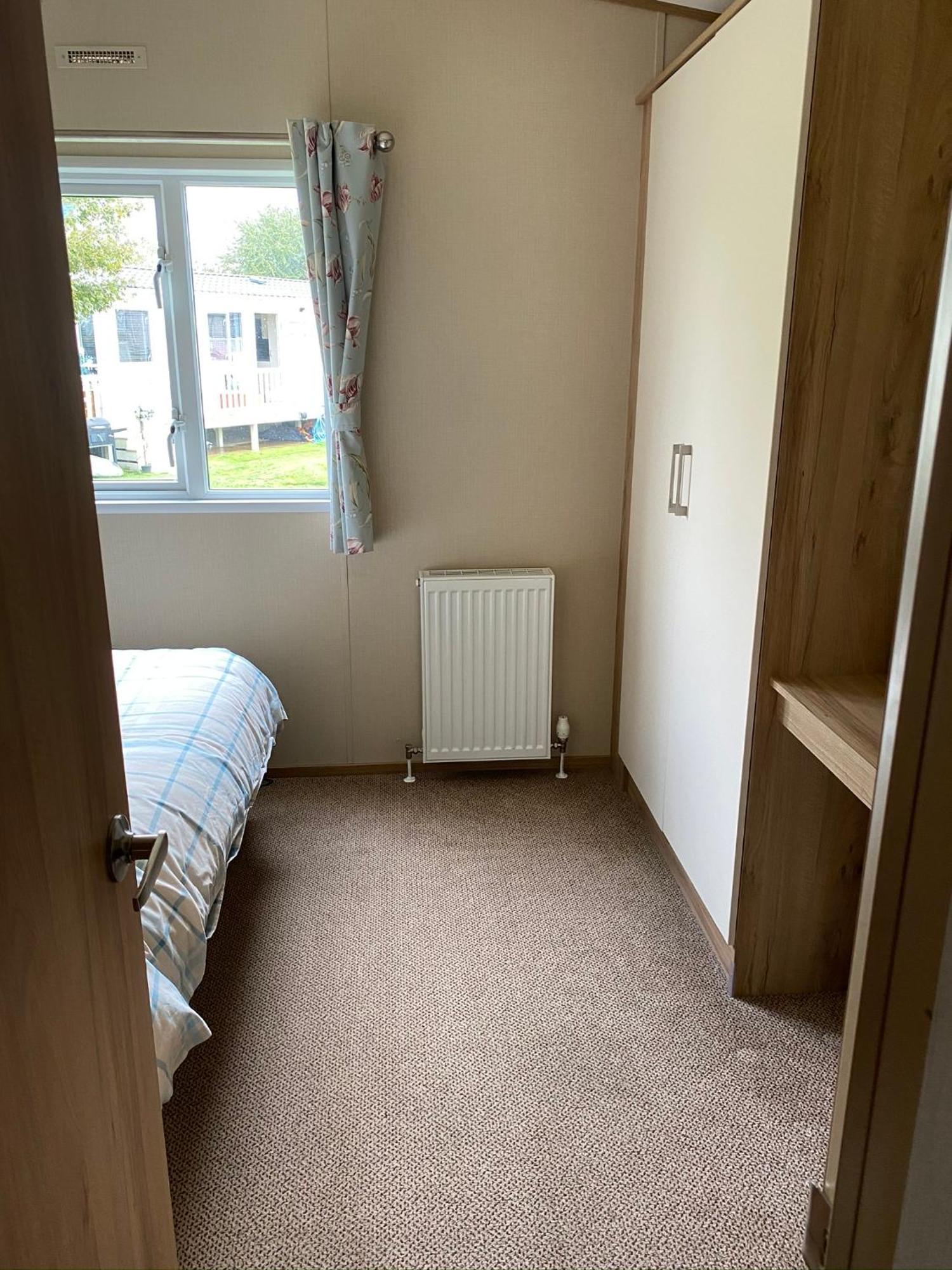 Lakes Kingfisher Caravan 8 Berth With Hot Tub & Wifi Apartment *