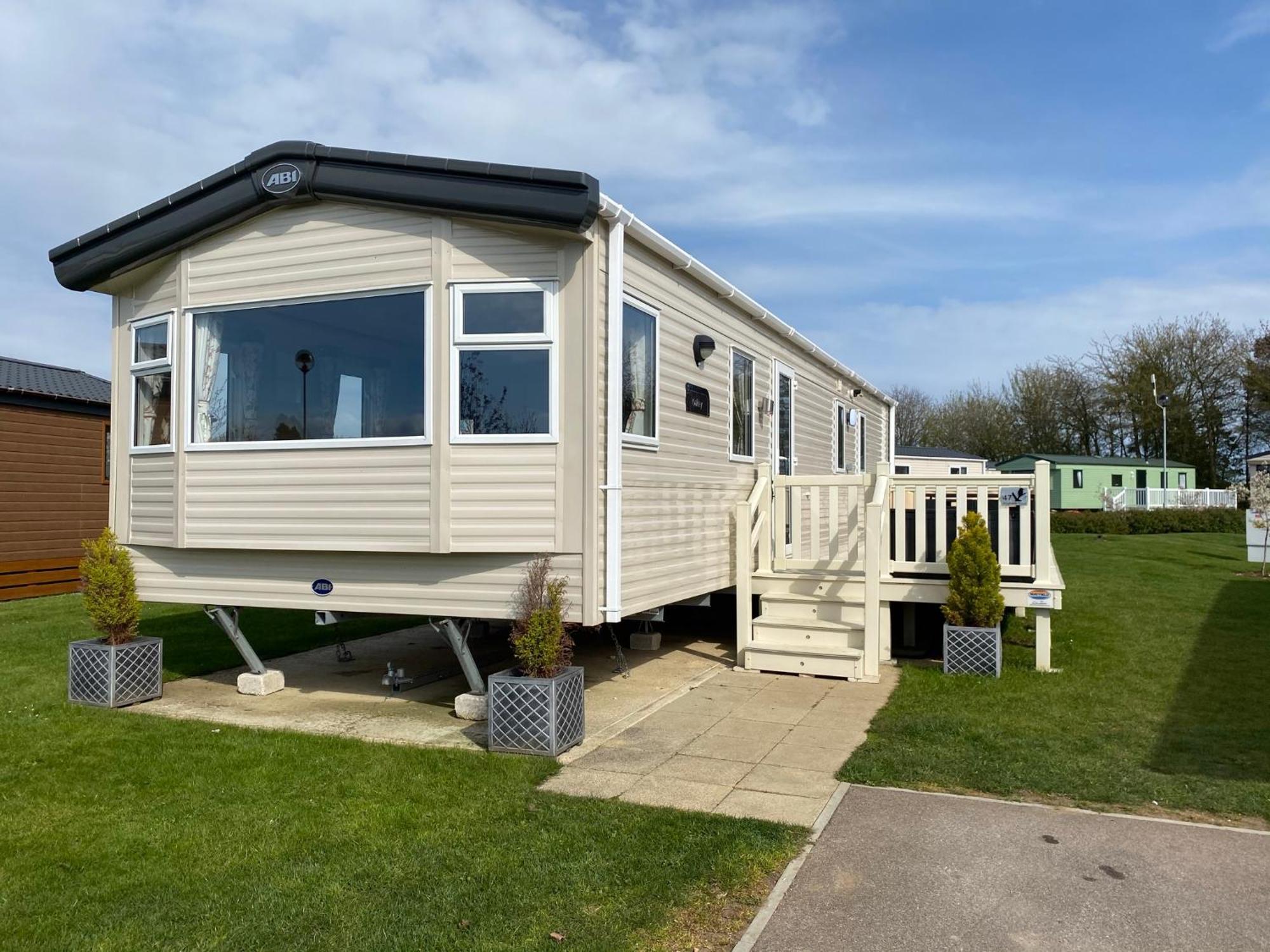 Lakes Kingfisher Caravan 8 Berth With Hot Tub & Wifi * Tattershall