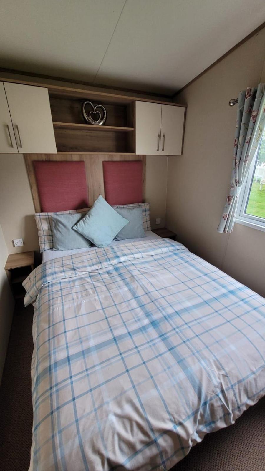 Apartment Lakes Kingfisher Caravan 8 Berth With Hot Tub & Wifi