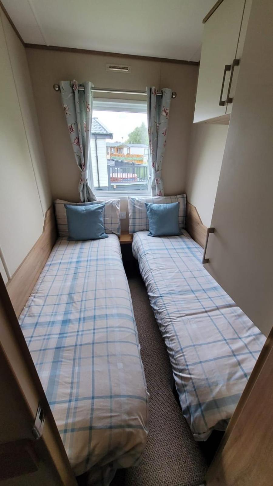 Lakes Kingfisher Caravan 8 Berth With Hot Tub & Wifi Tattershall