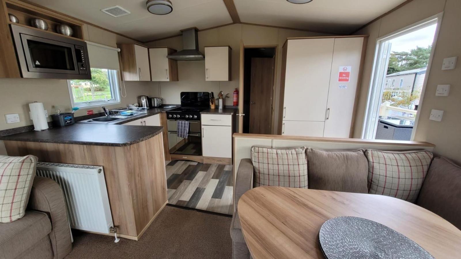 Apartment Lakes Kingfisher Caravan 8 Berth With Hot Tub & Wifi Tattershall