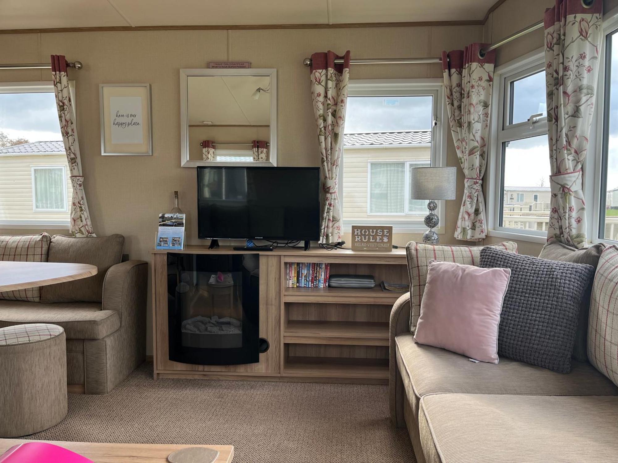 Apartment Lakes Kingfisher Caravan 8 Berth With Hot Tub & Wifi Tattershall