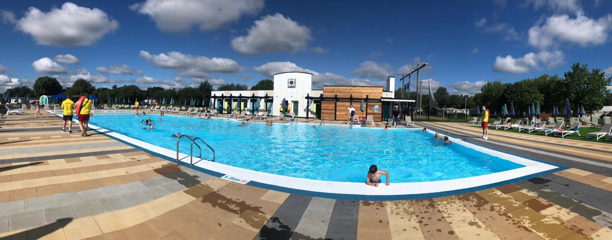 Lakes Kingfisher Caravan 8 Berth With Hot Tub & Wifi Apartment *
